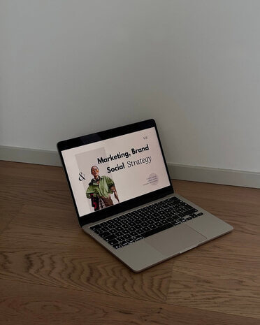 Dettaglio identità visiva e posizionamento